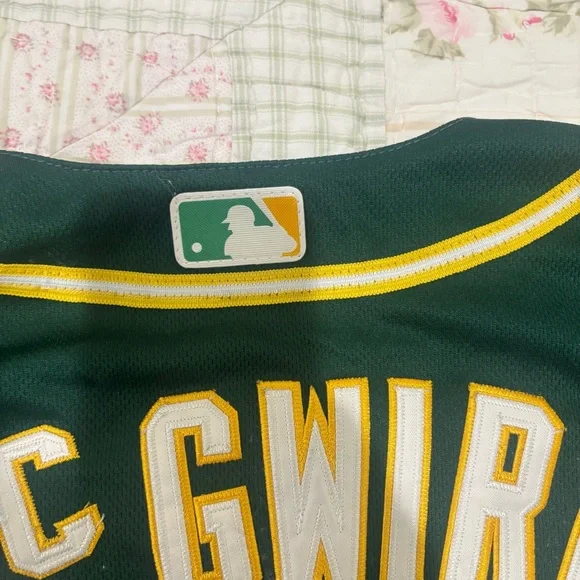 Majestic Oakland Athletics Mark McGwire #25 Authentic Flex Base Jersey - Green